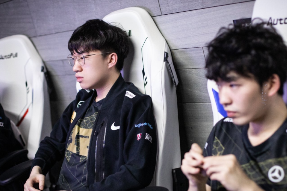 九游- 巴塞罗那队教练 