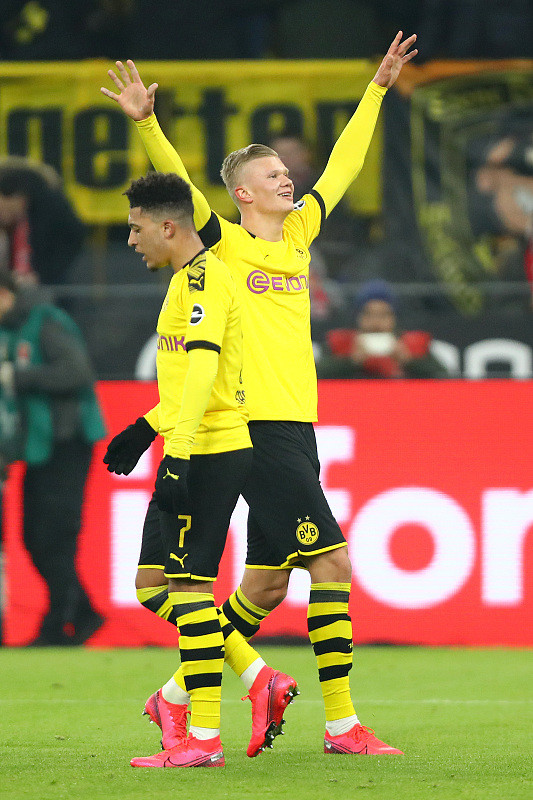 J9-关于穆古鲁扎赛事官方发布败北新规，曼联争议不断！的信息